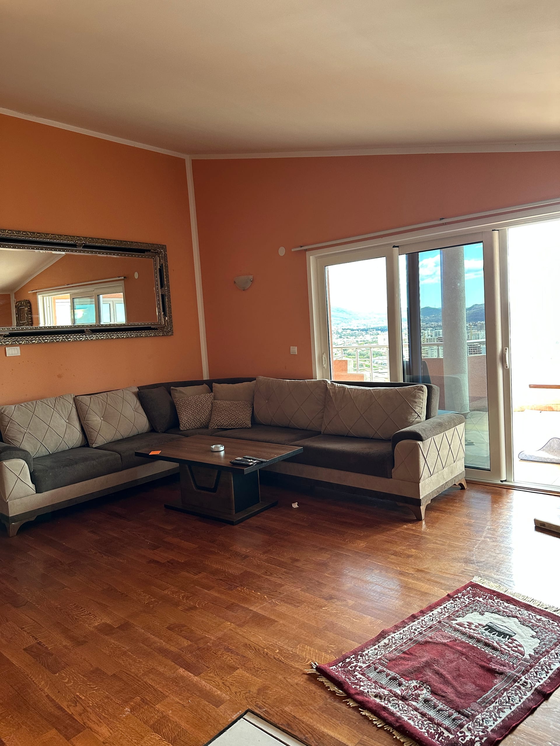 Kuća u Šušnju sa odličnim sa odličnim potencijalom za ljetnje izdavanje - Bar