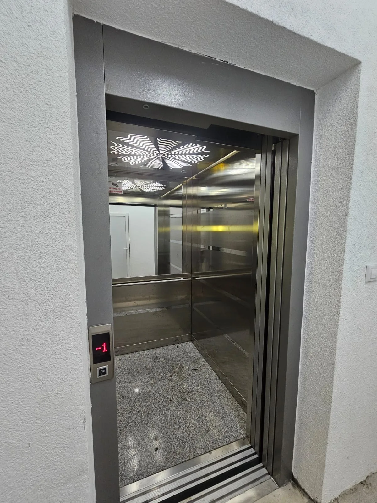 Lux apartmant near city center - Bar