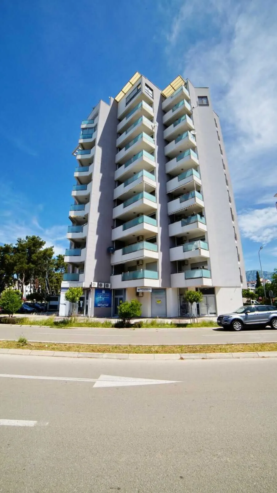 Modern one-bedroom apartment with sea view in the city center - Bar