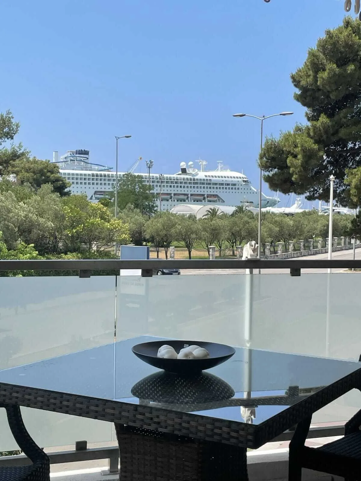 Modern one-bedroom apartment with sea view in the city center - Bar