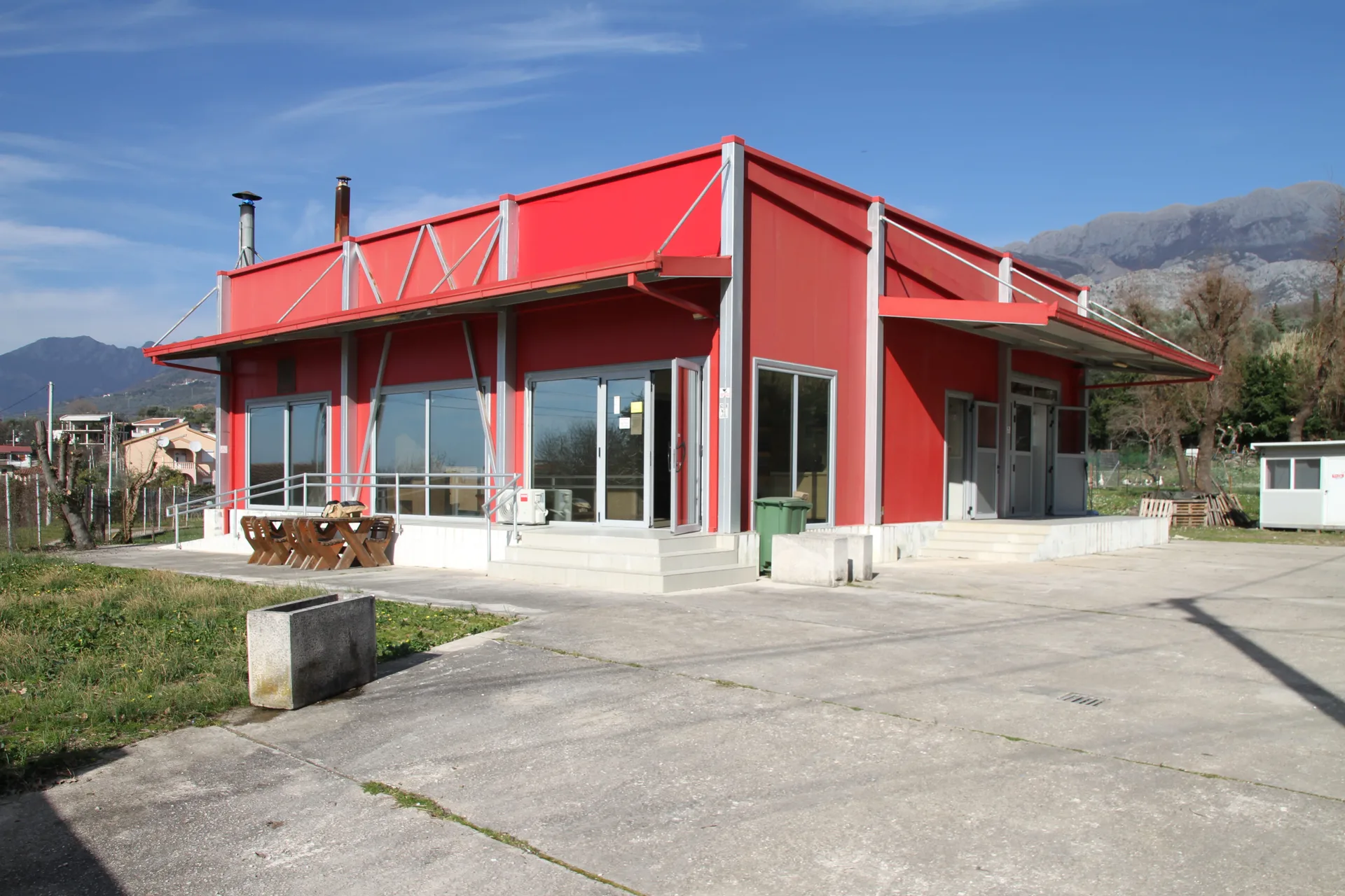 Wearhouse for food distribution - Bar