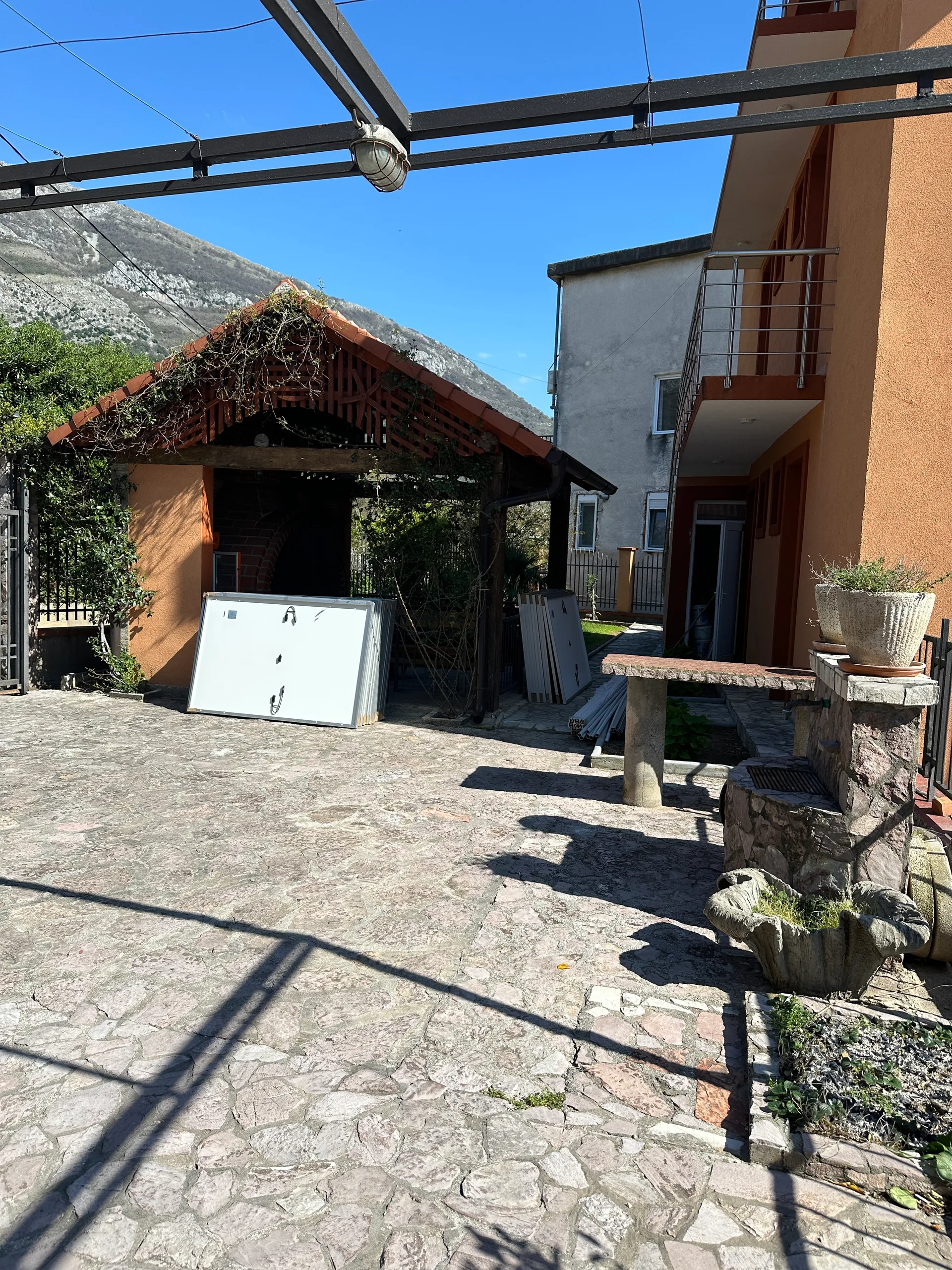 Vila u Sutomoru na prodaju - Bar