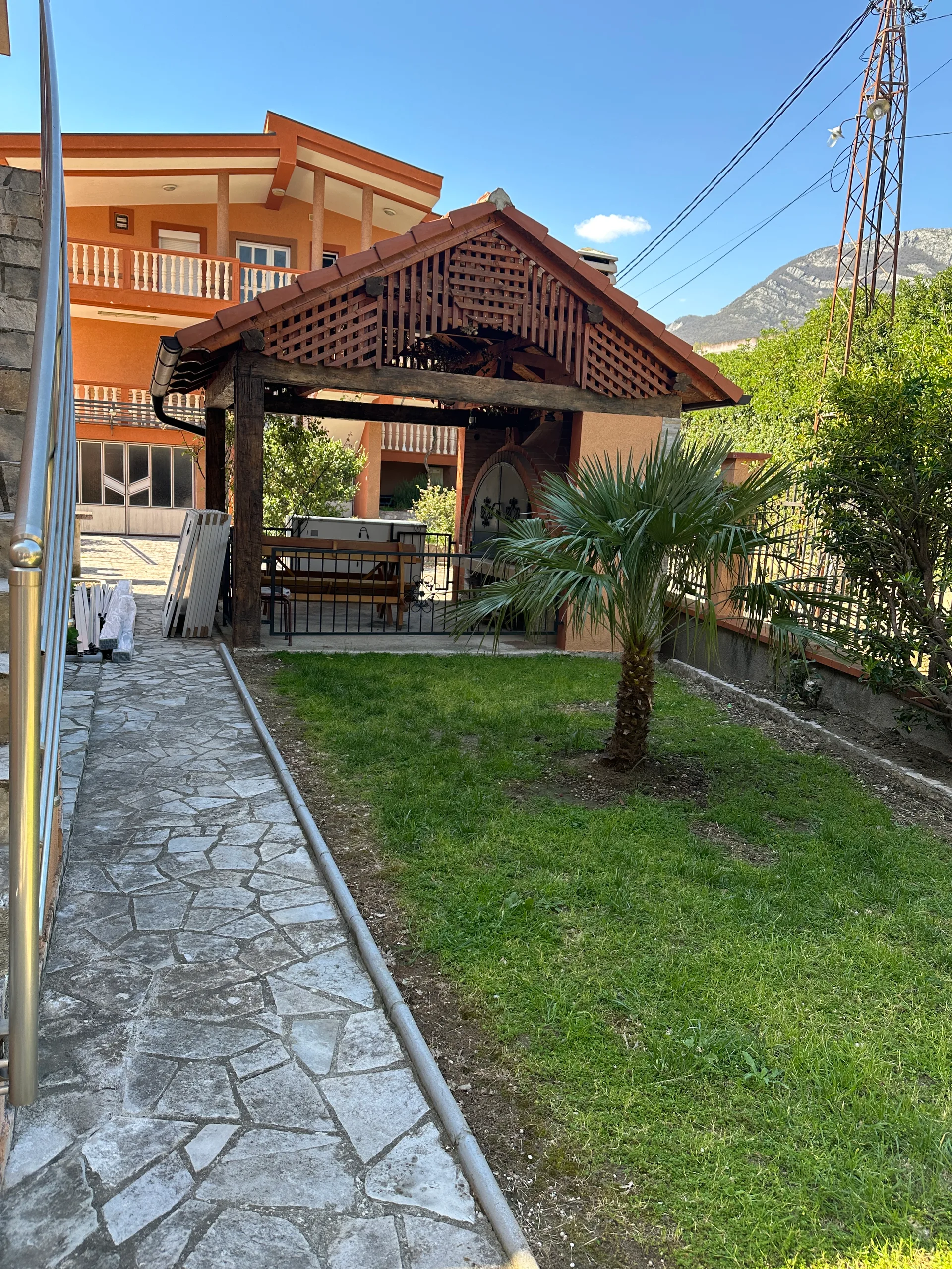 Vila u Sutomoru na prodaju - Bar